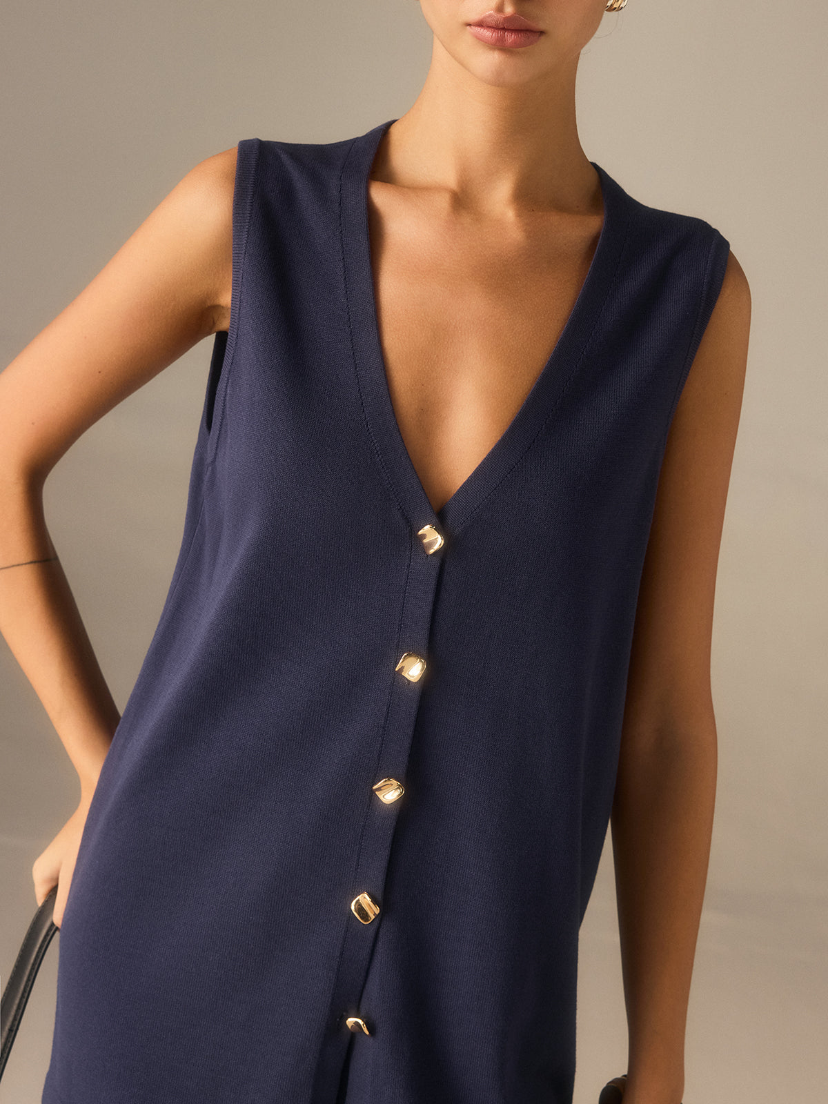 Completo Nobile – Gilet e Pantalone in Maglia con Bottoni Dorati
