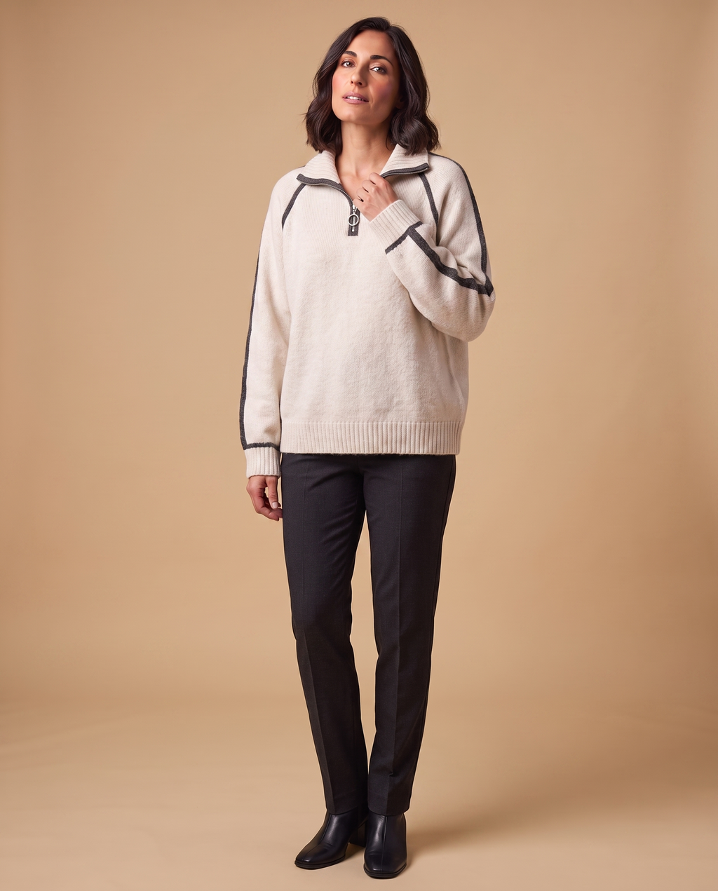 Maglione Contrasto – Mezza Zip a Righe Sportive